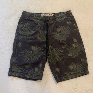 Mens dark green shorts ( size small )